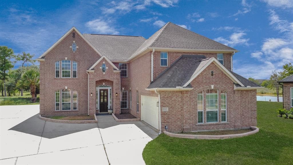11102 E Cyrus Dr