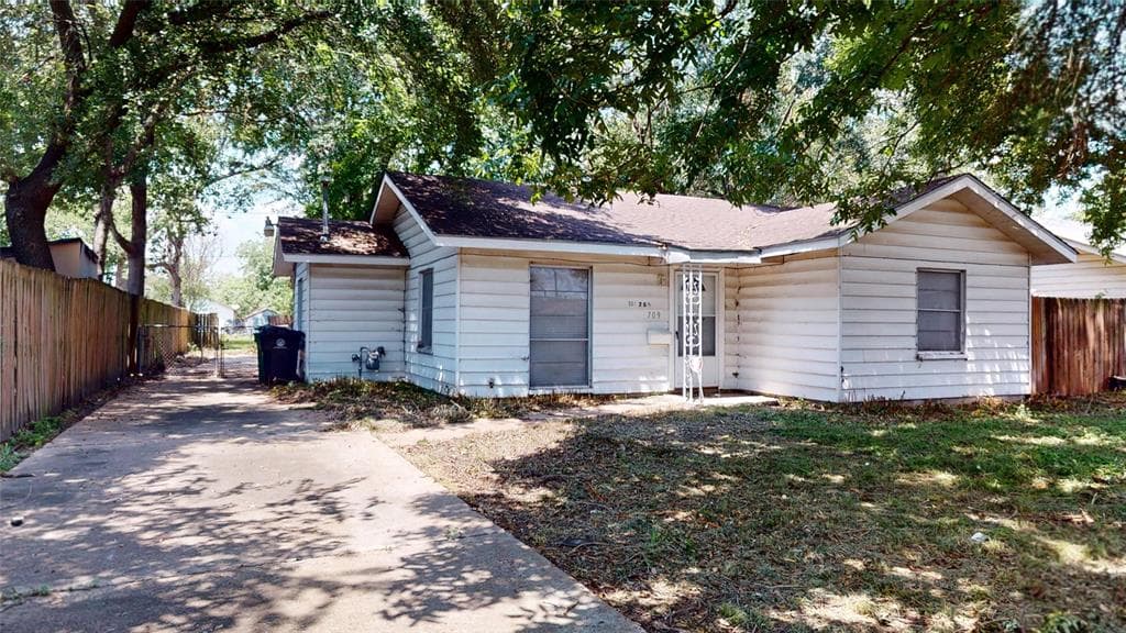 709 Befaye Rd