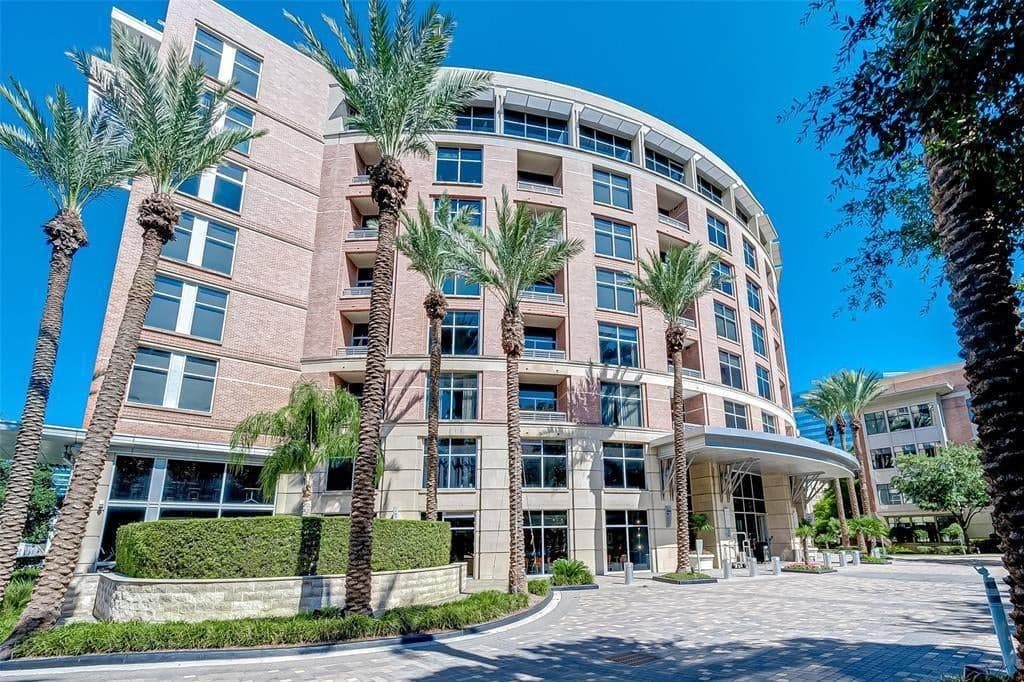 1901 Post Oak Blvd Apt 401