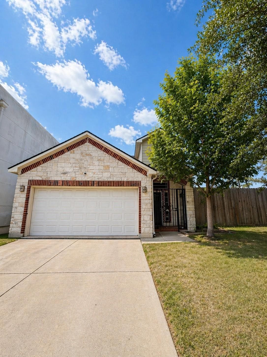 5527 Bertellis Ln