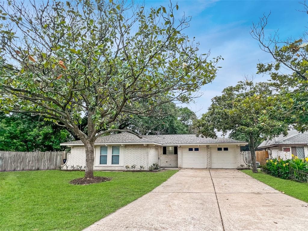 8943 Gauguin Dr