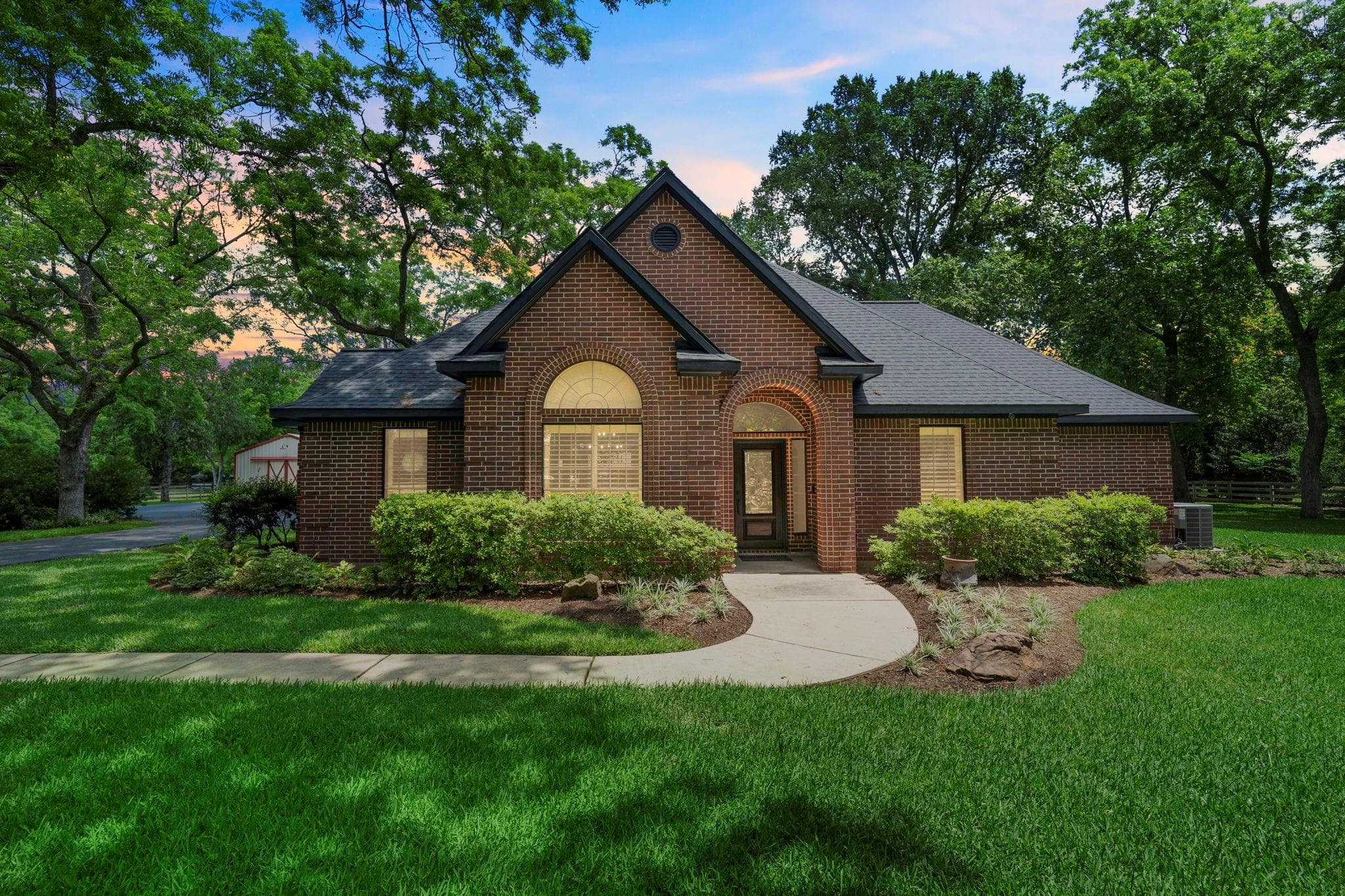 4002 Glenwood Dr