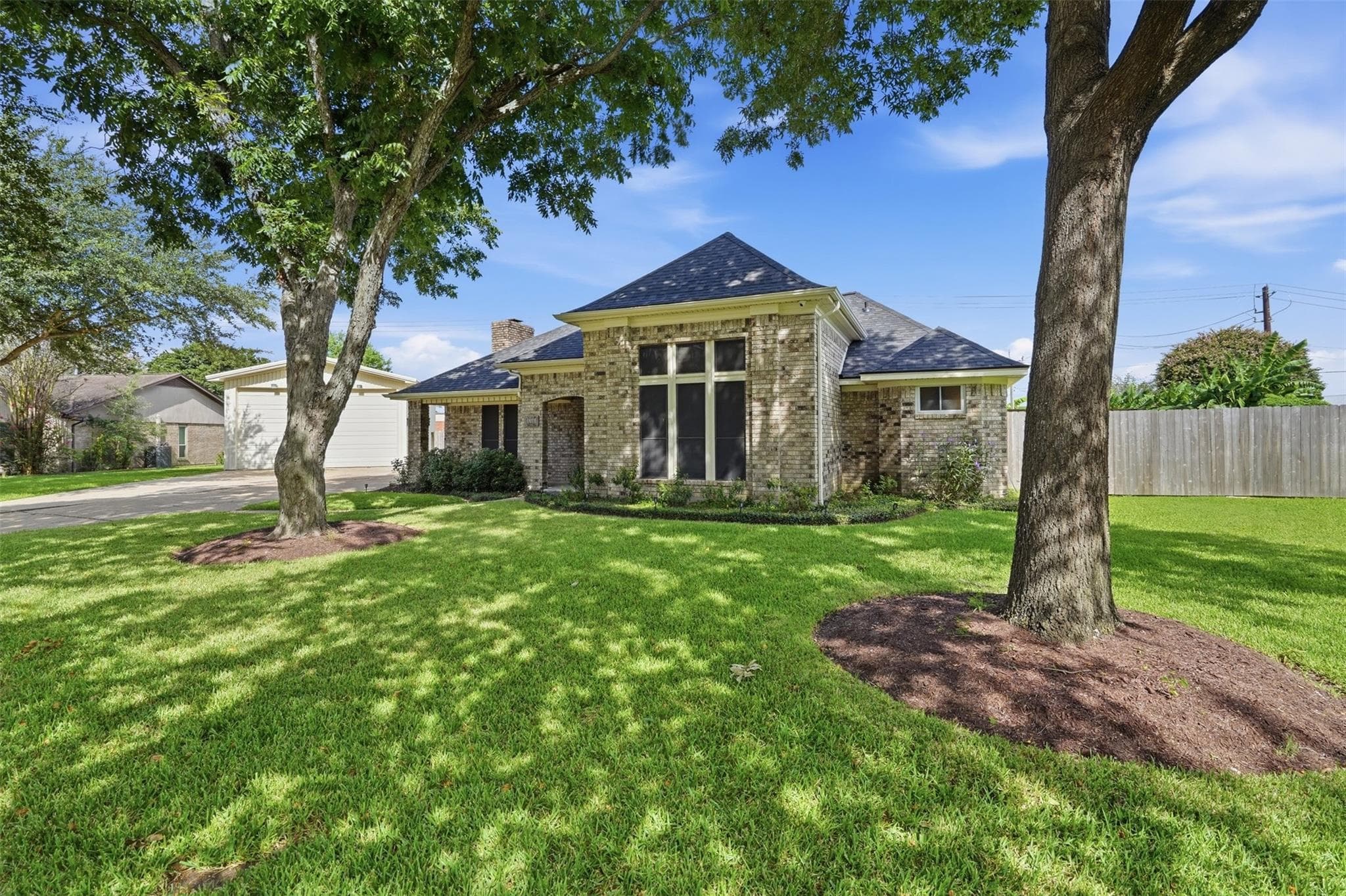 3102 Oaken Ln