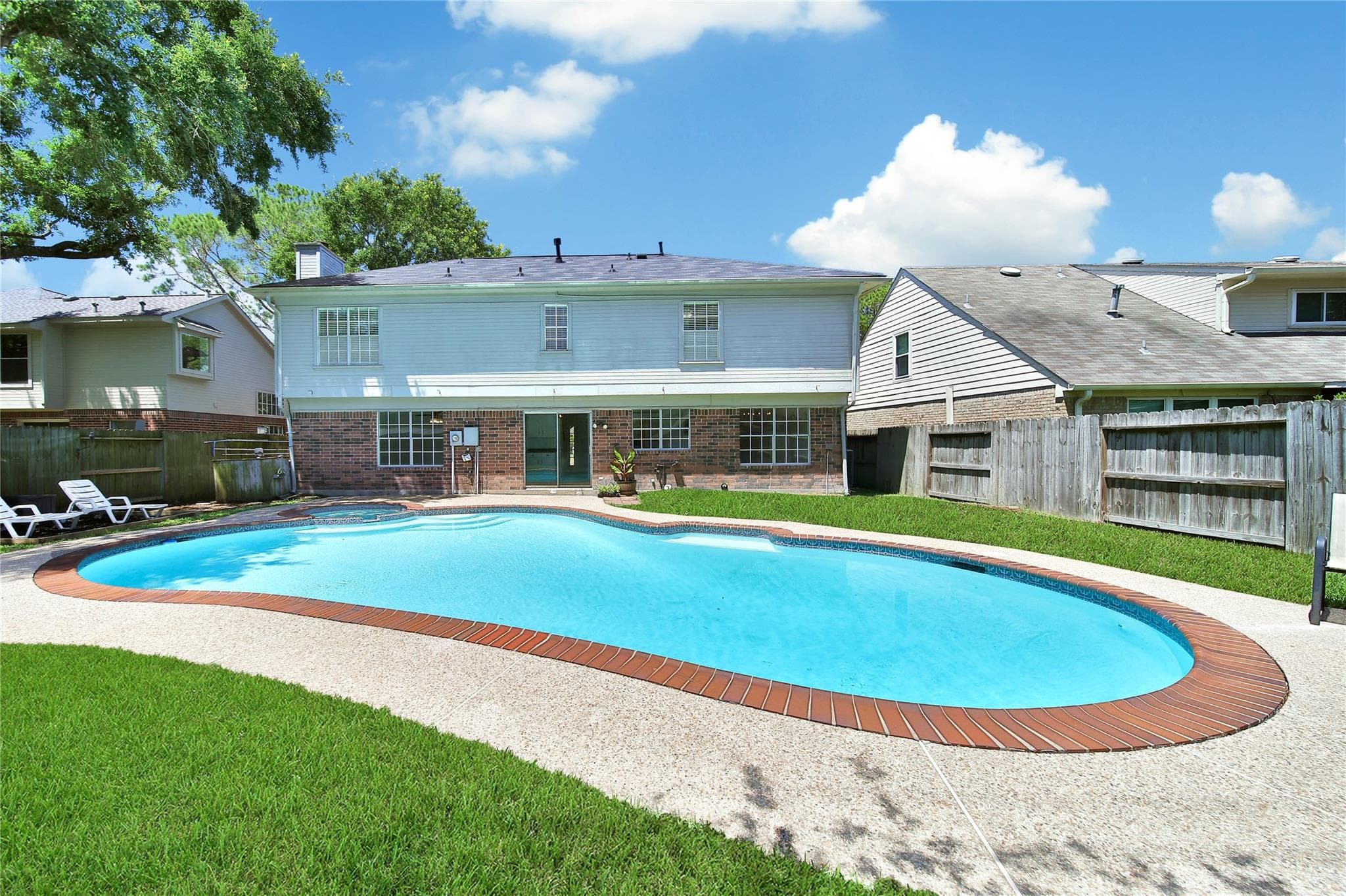 1023 Long Prairie Dr