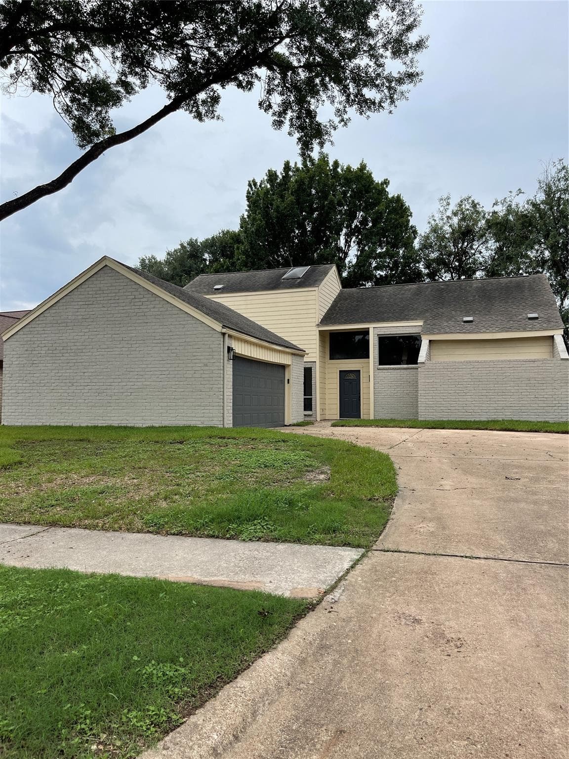 15907 Seven Springs Dr