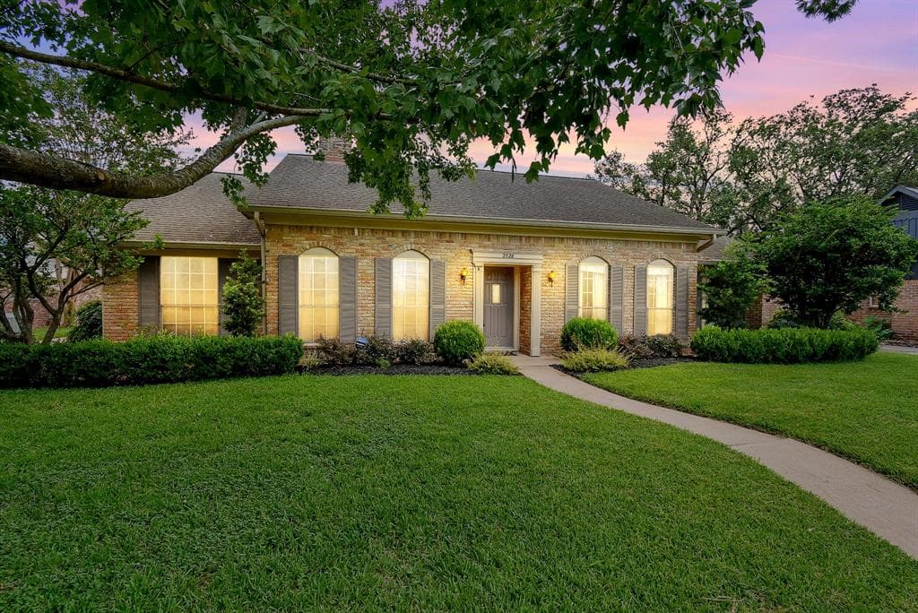 2526 Moss Hill Dr