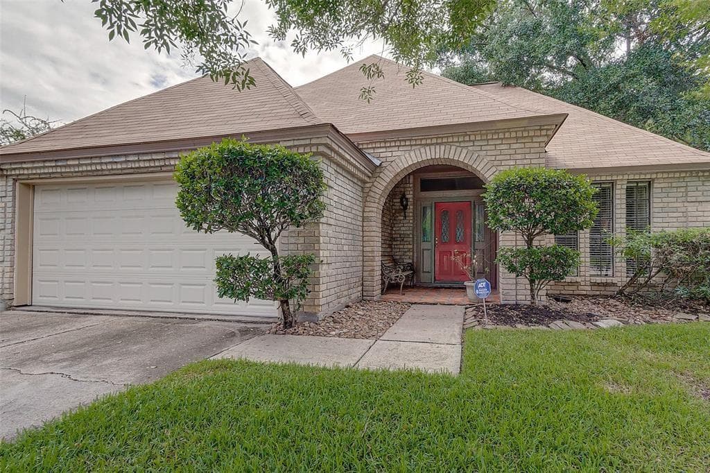 13914 Beckwith Dr