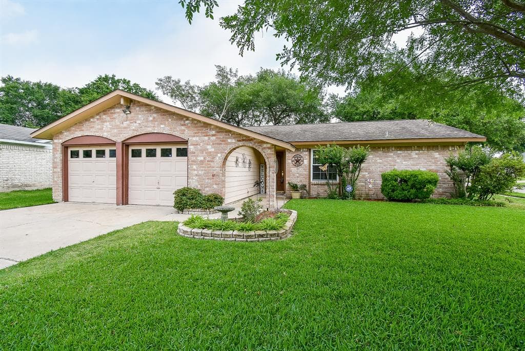22502 John Rolfe Ln
