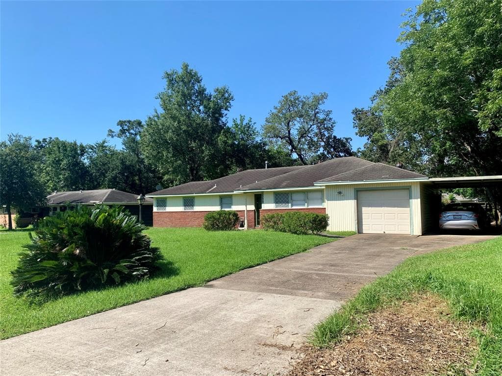 327 Holly Dr