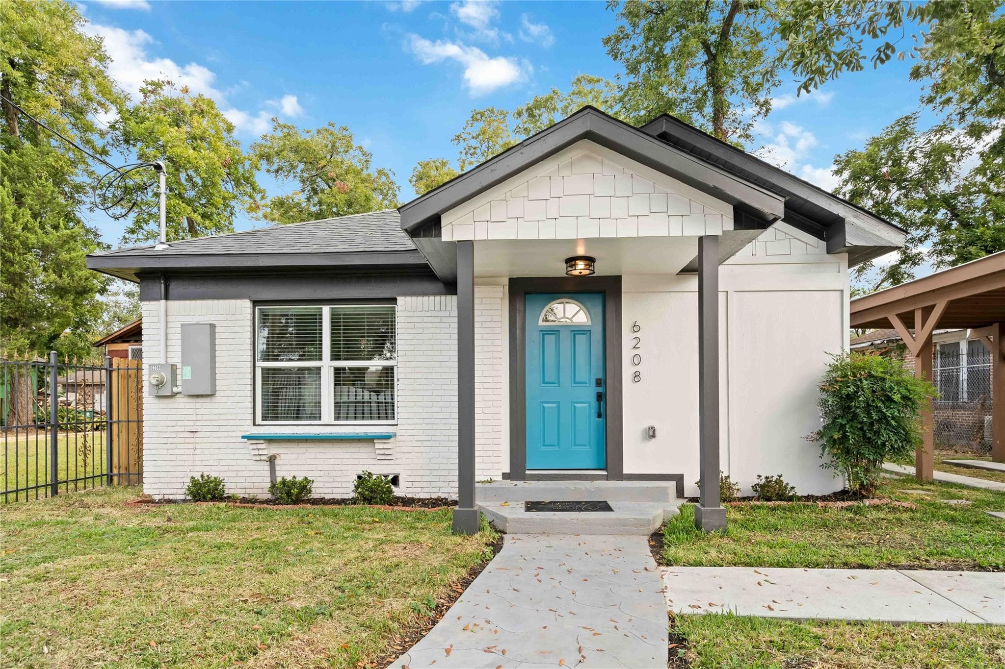 6208 Cochran St