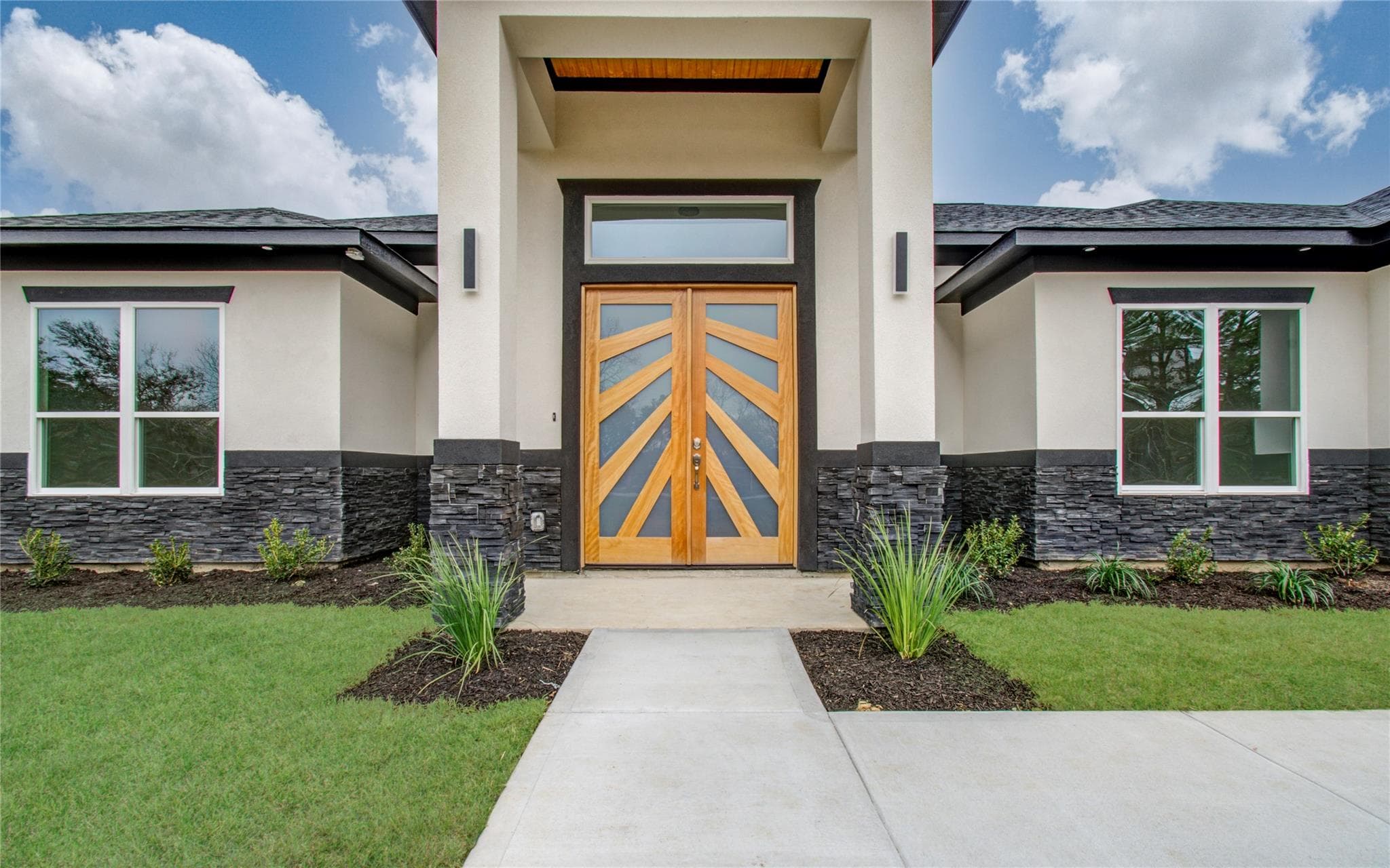 4015 Sherri Ln