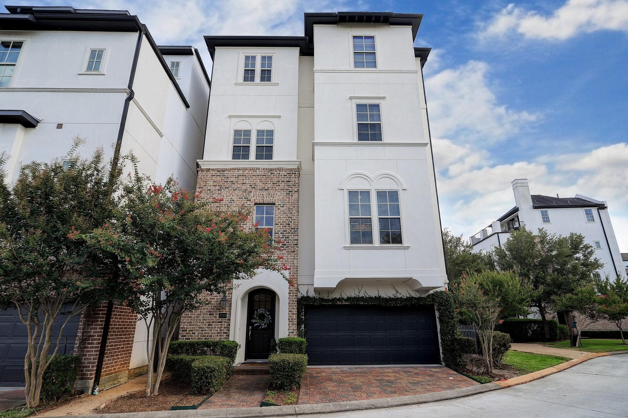 Main property image