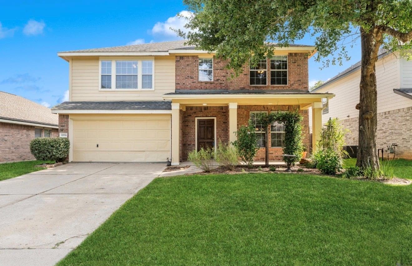 18926 Cluster Oaks Dr