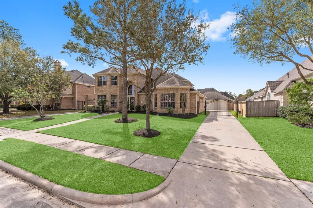 1614 Noble Pointe Dr