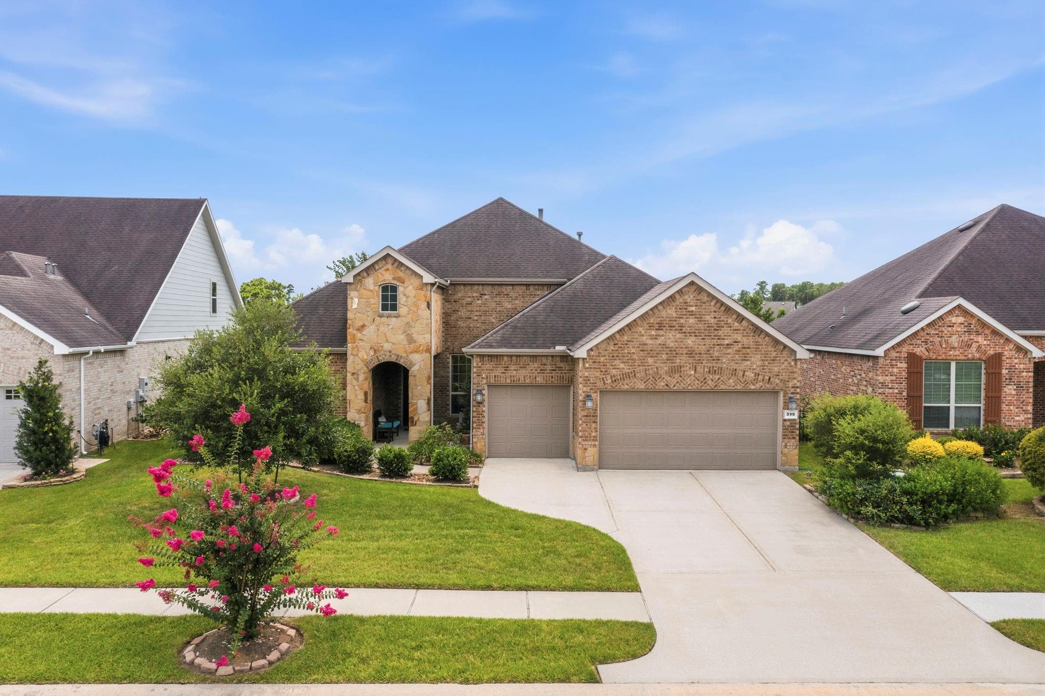 335 Kerry Bog Ln