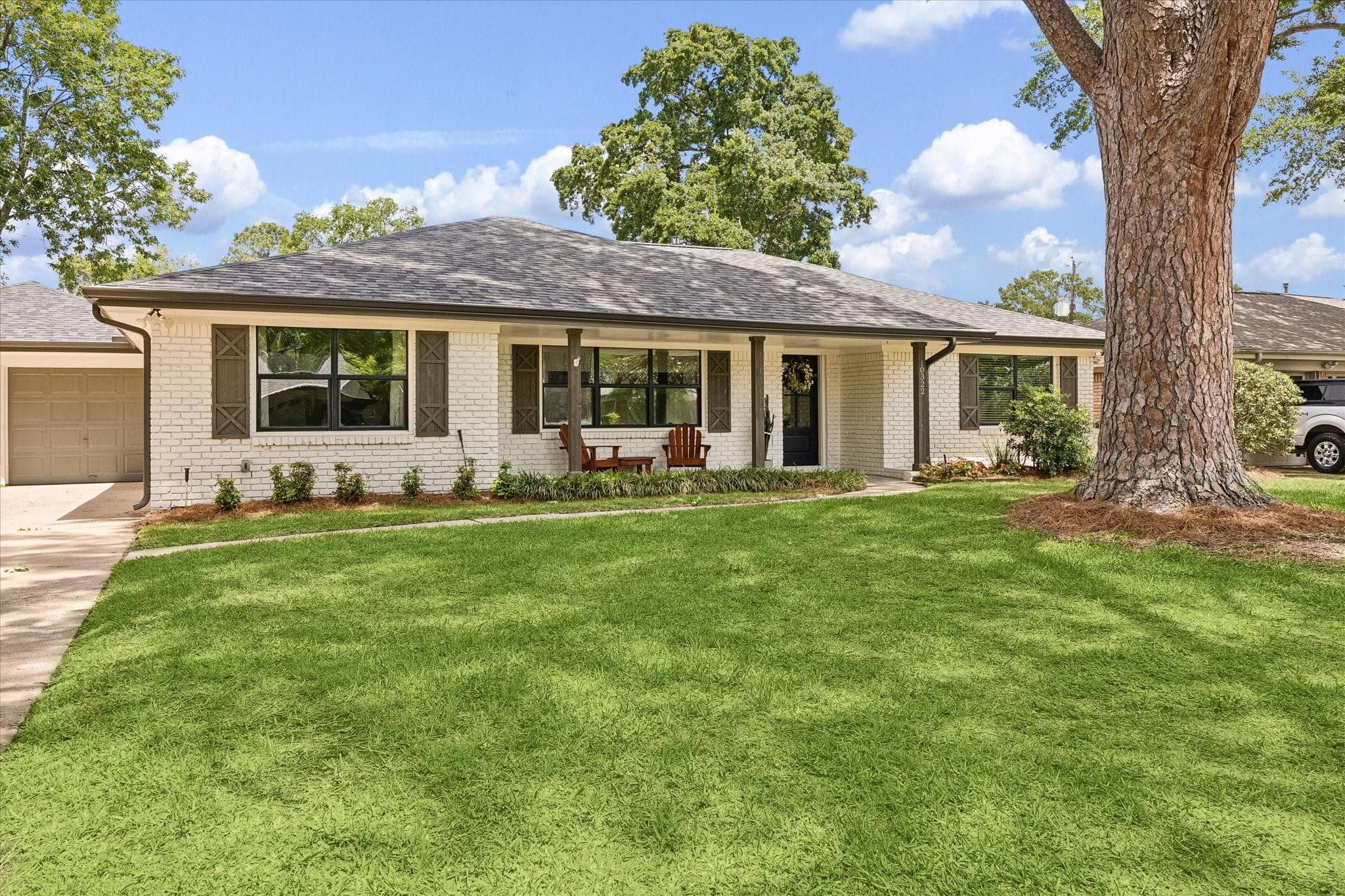 10322 Shadow Wood Dr