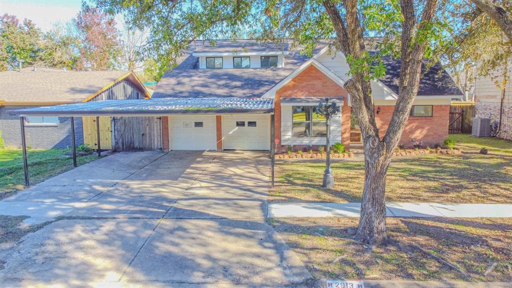 2913 Huckleberry Ln