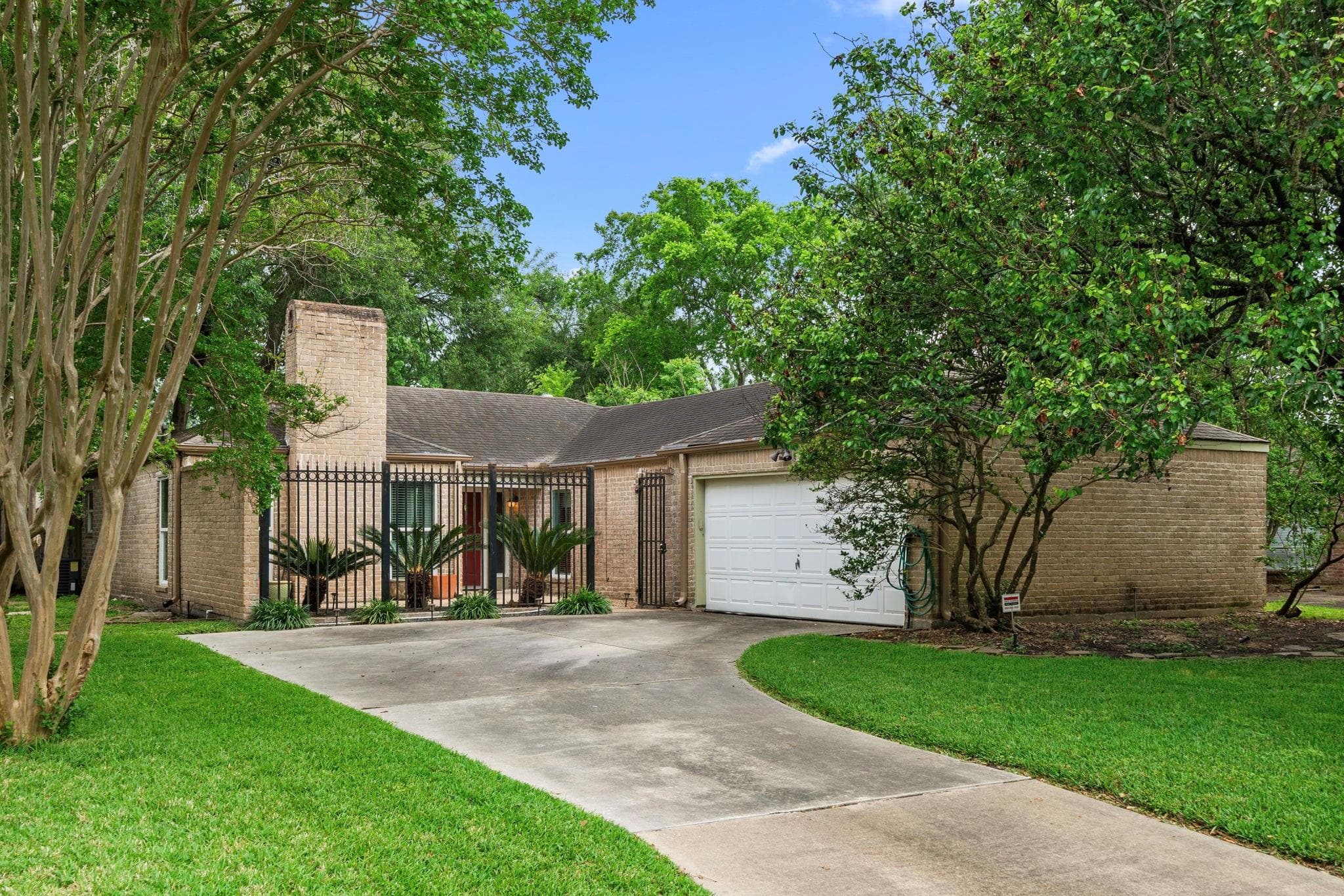 2103 Cherry Bend Dr