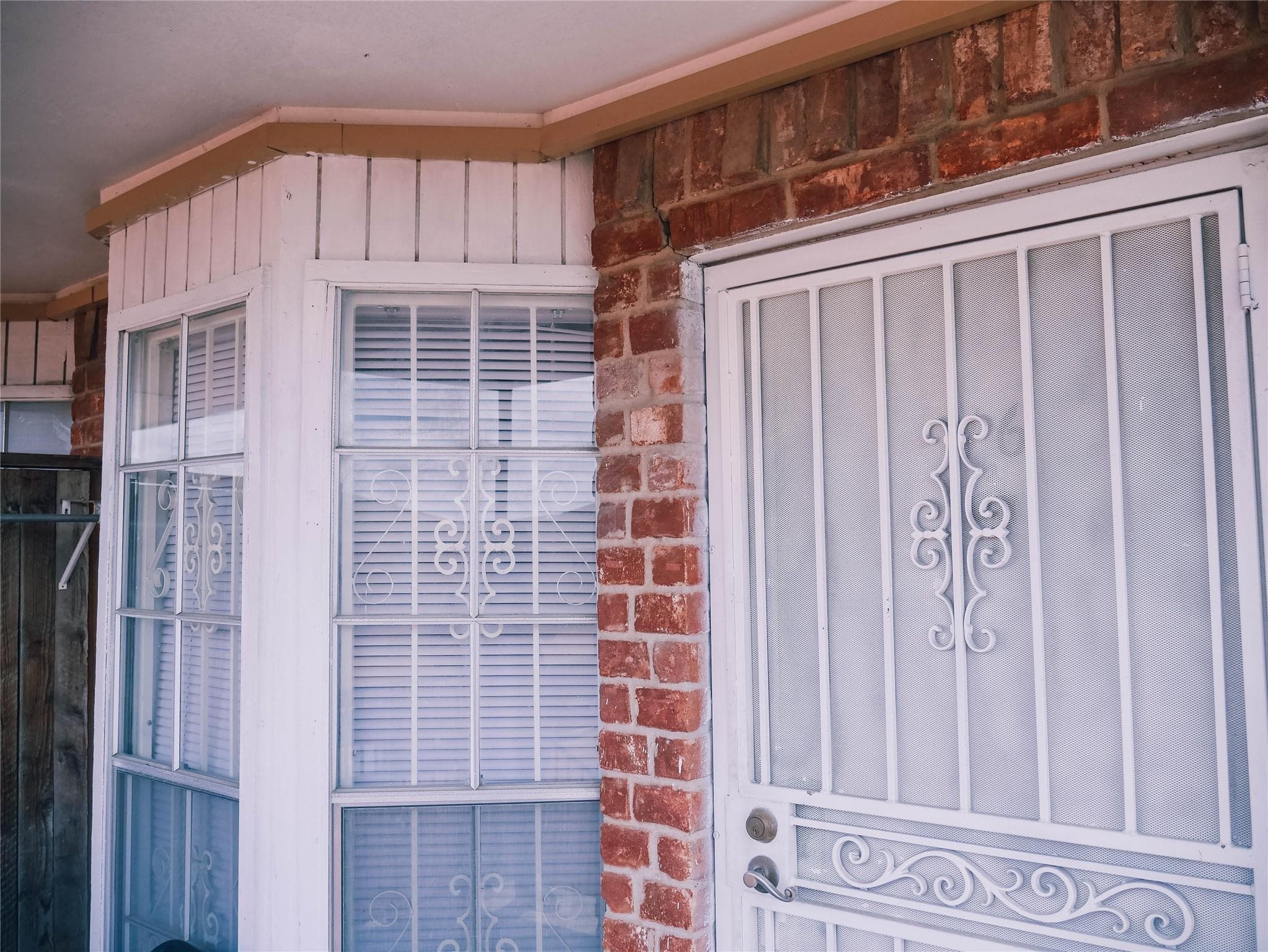 9201 Clarewood Dr Apt 16