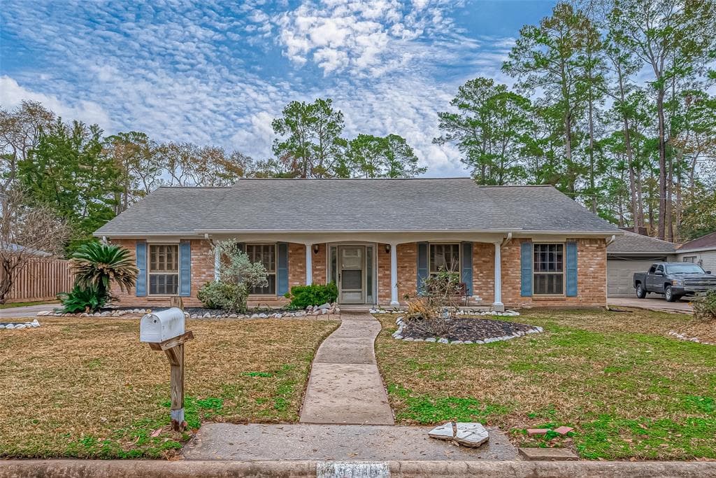 15110 Parkville Dr