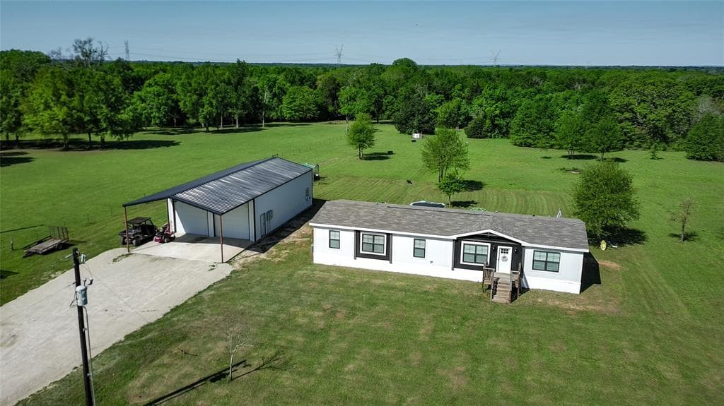 111 Private Road 913