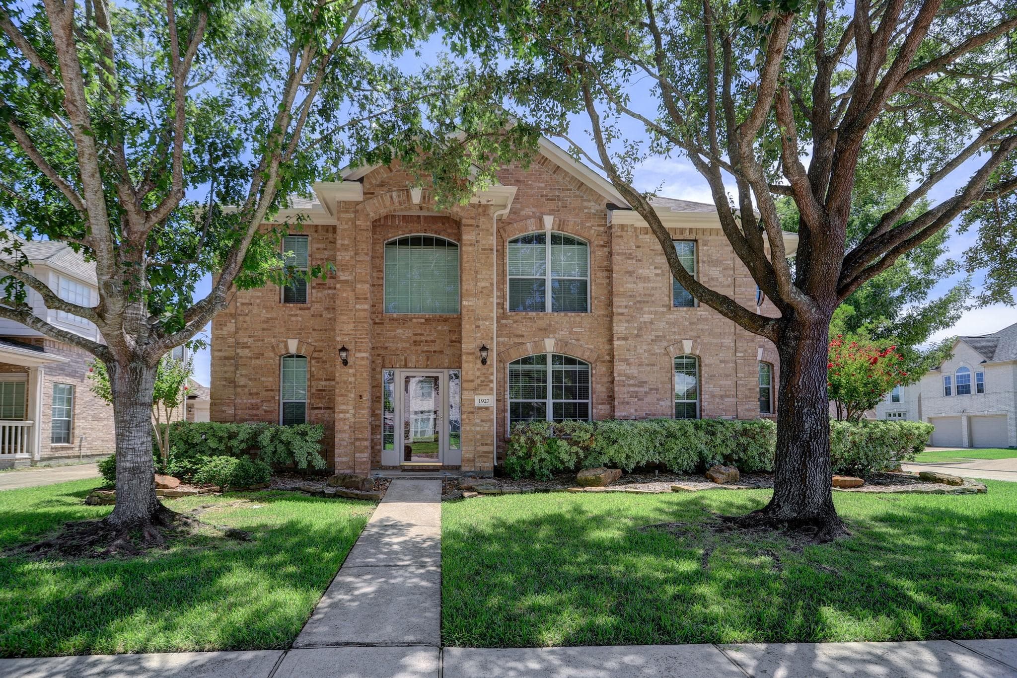 1927 Country Club Cove Dr
