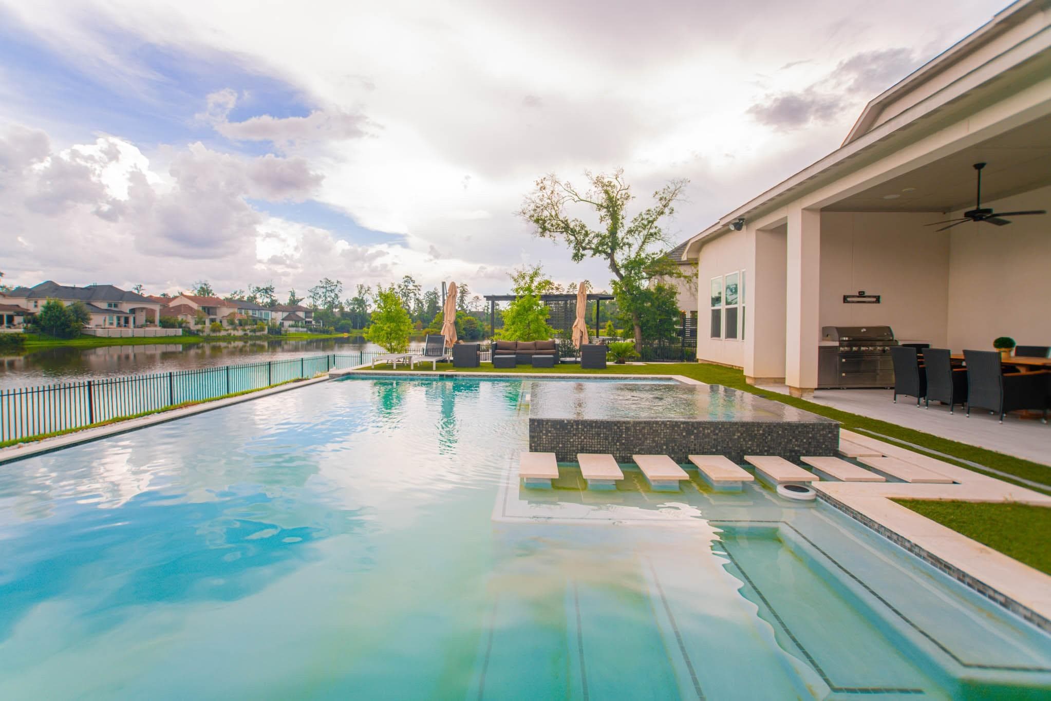 24 Waterbridge Dr