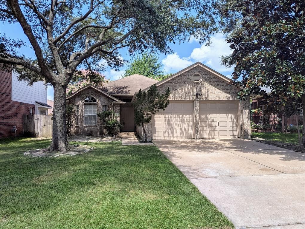5015 Shadowdale Dr