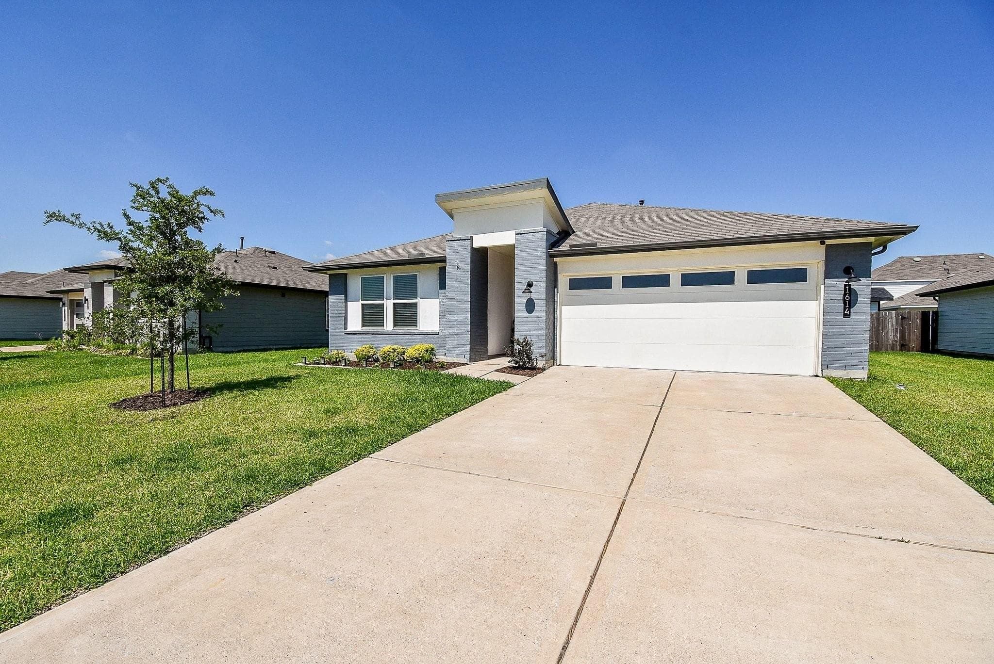 1614 Mountain Echo Dr