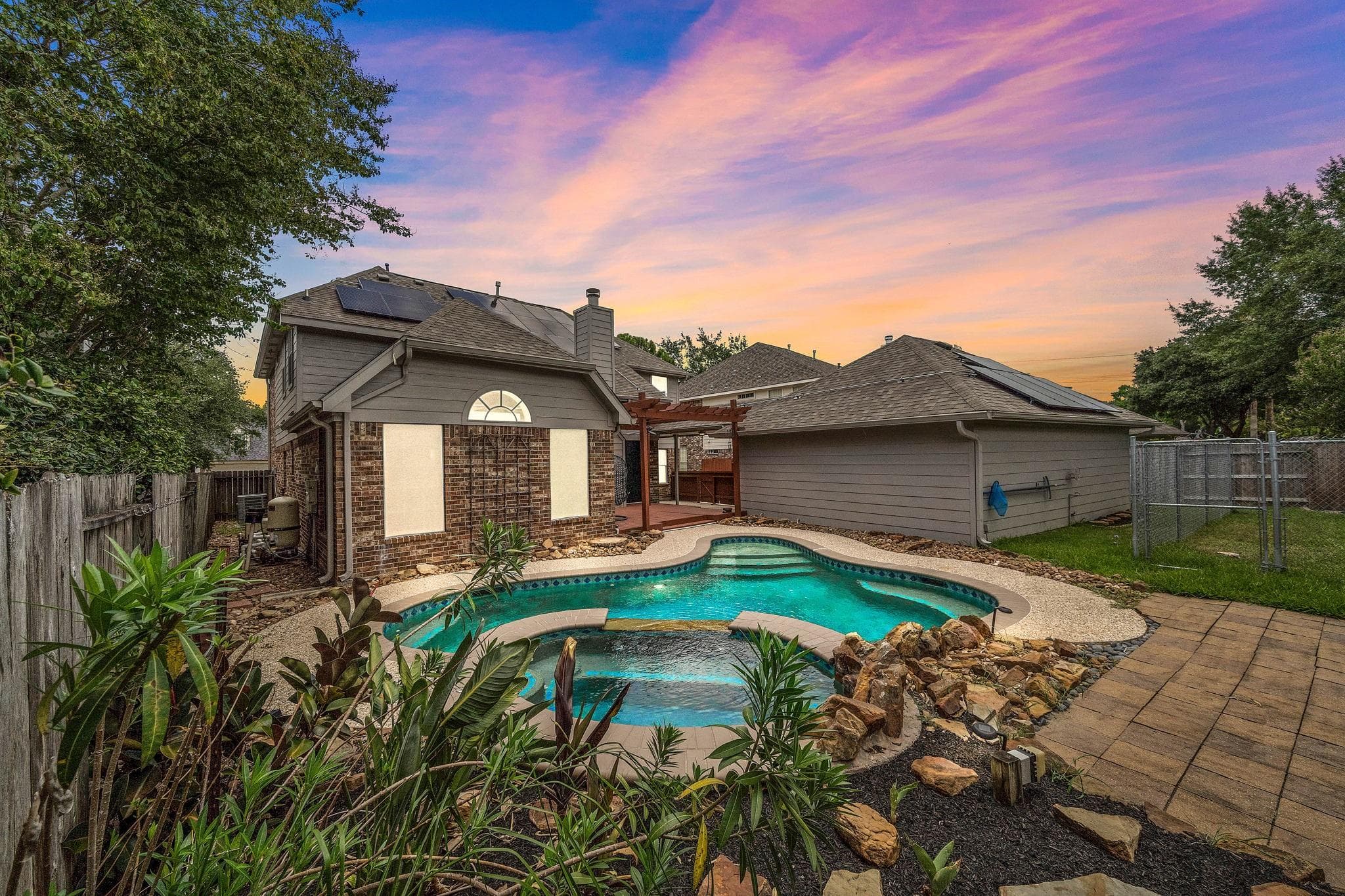 2305 Palm Cir