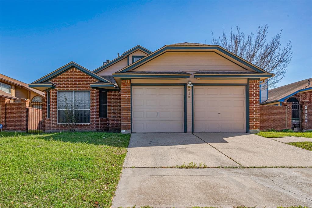 9319 Stonecreek Ln