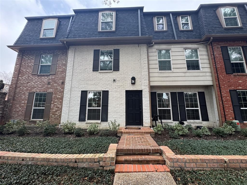 357 N Post Oak Ln Apt 105