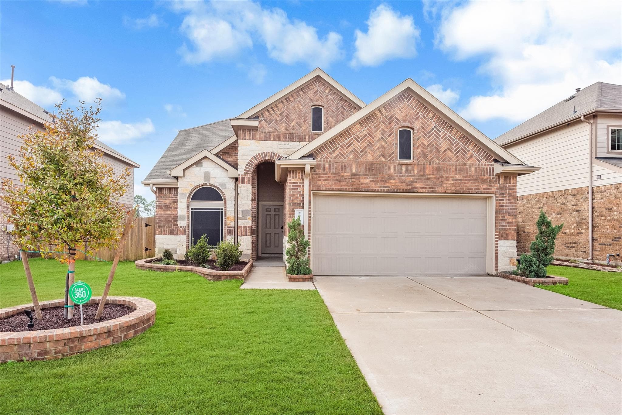 2215 Sanders Brook Dr