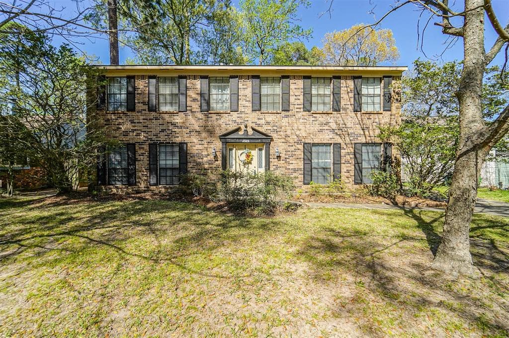 2923 Golden Leaf Dr