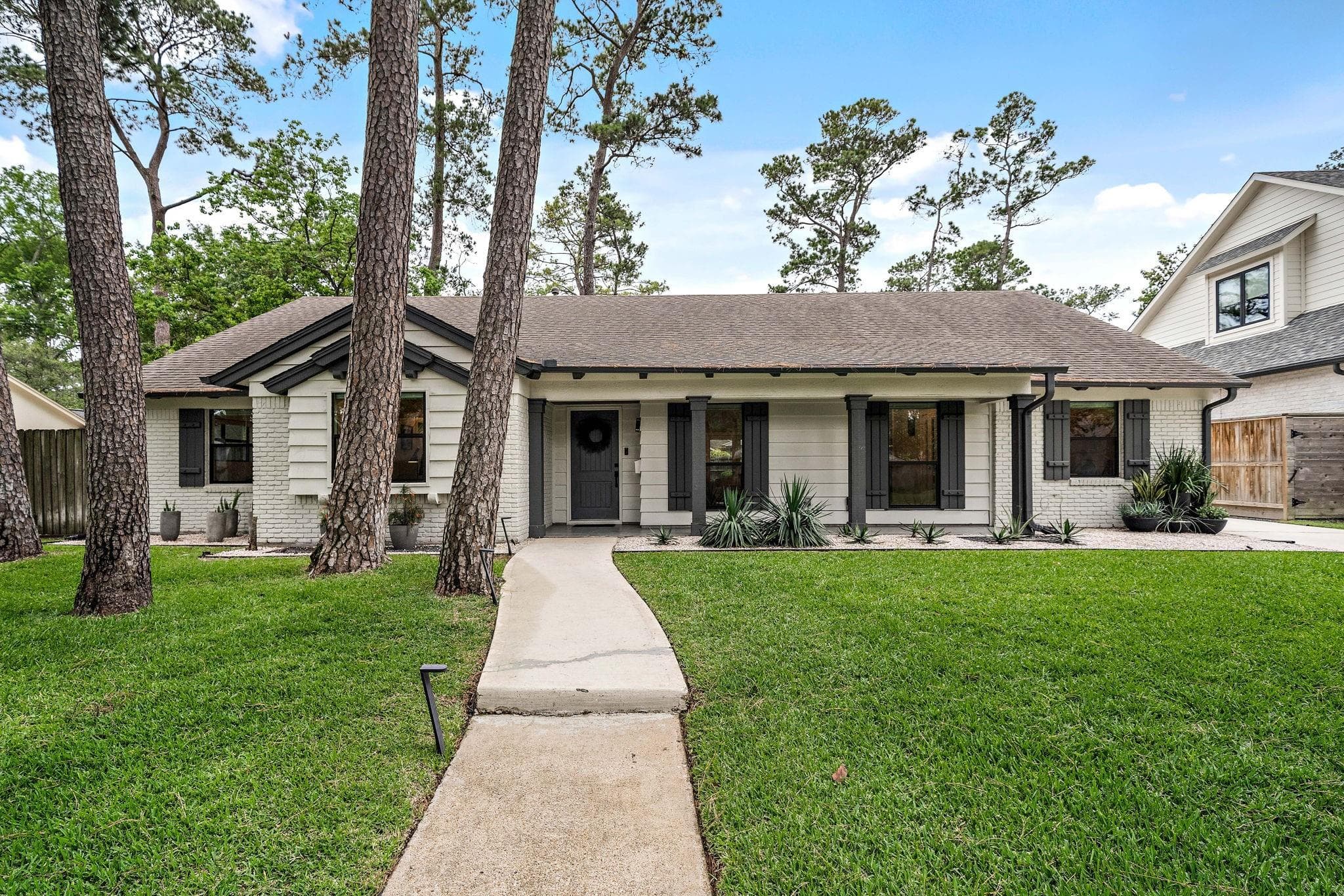10023 Candlewood Dr