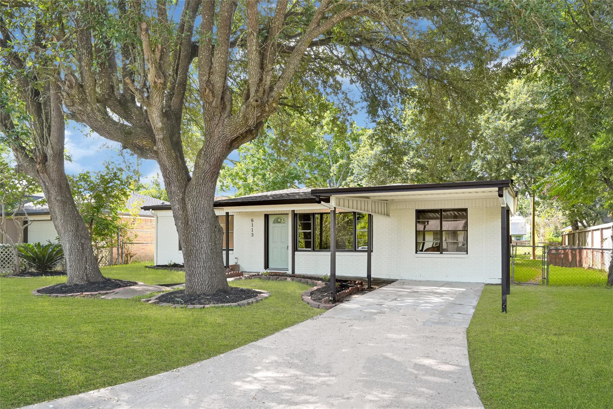 6113 Diamond Ct