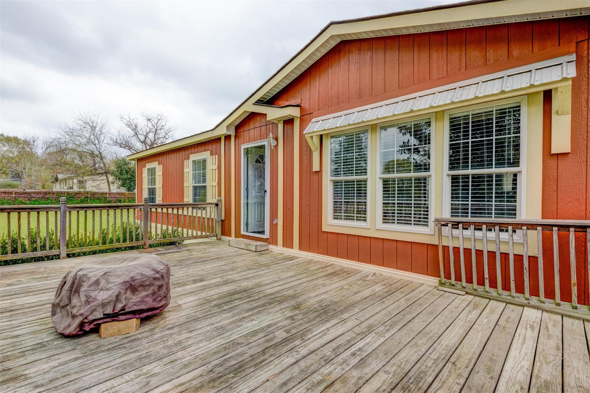 411 N Pine Cir