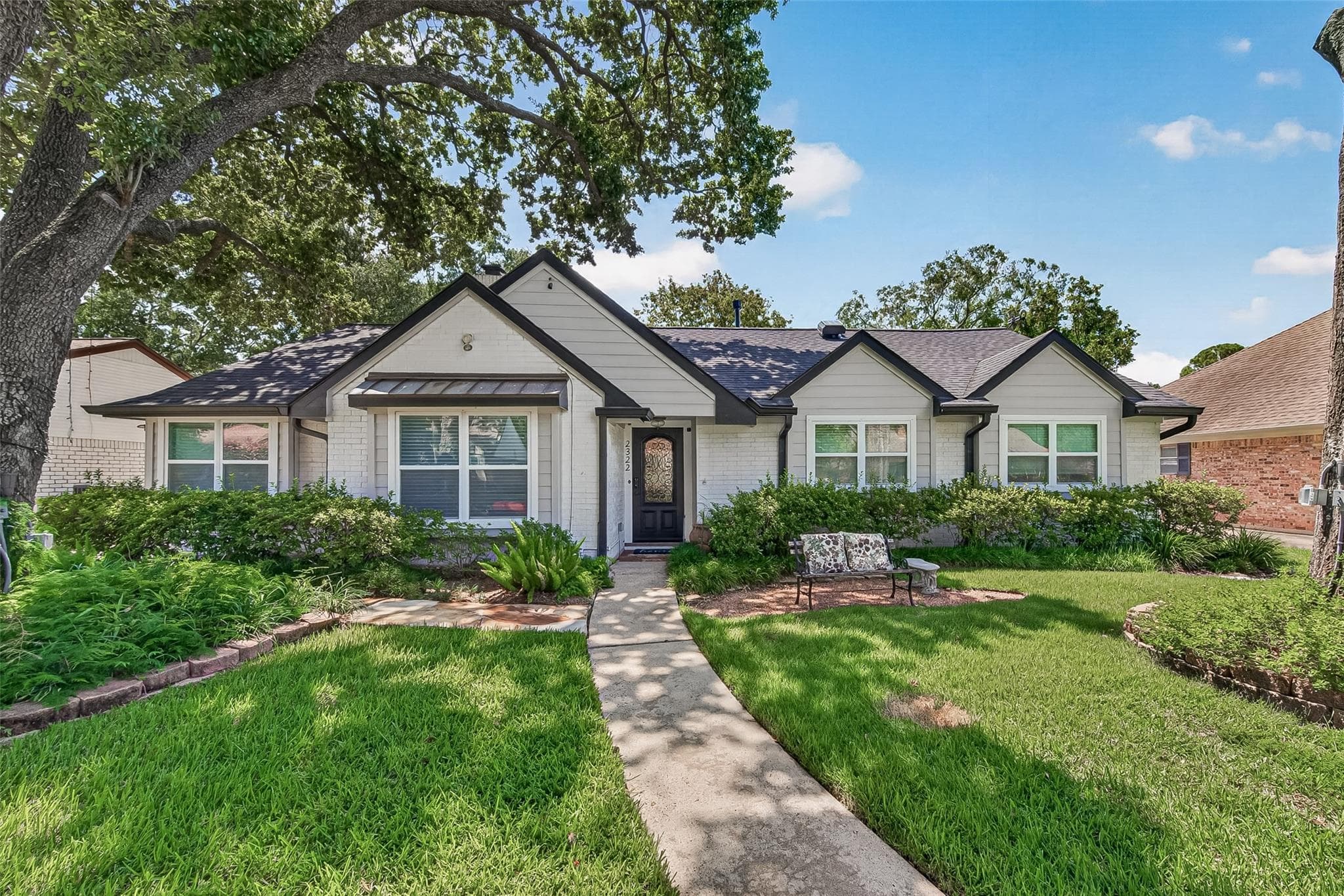 2322 Eaglerock Dr
