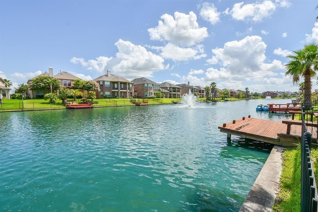 18130 Billabong Crescent Ct
