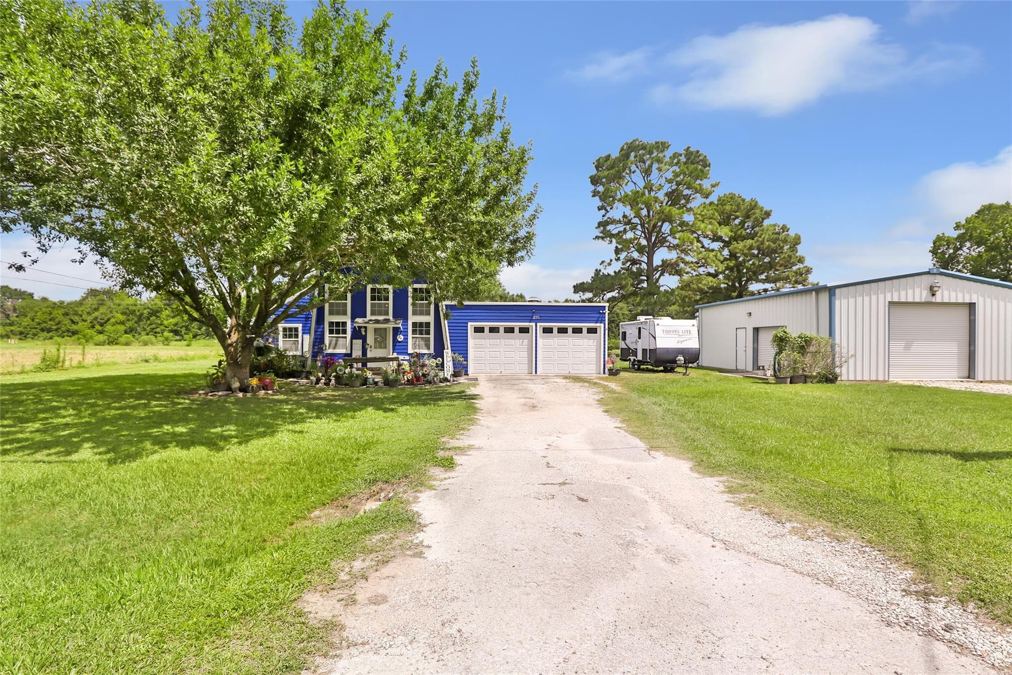 275 Commerce Ln