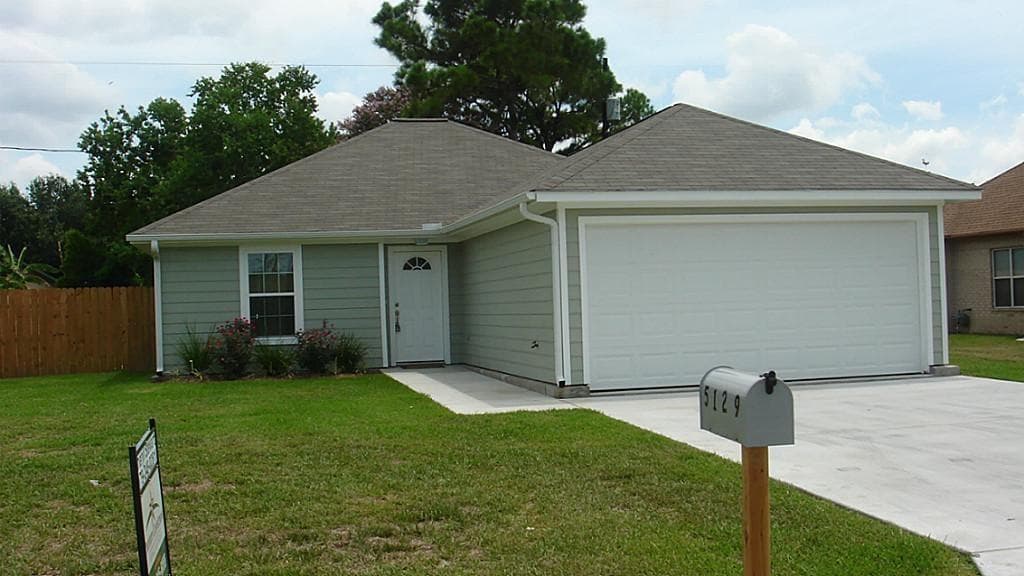 5129 Holly Ln