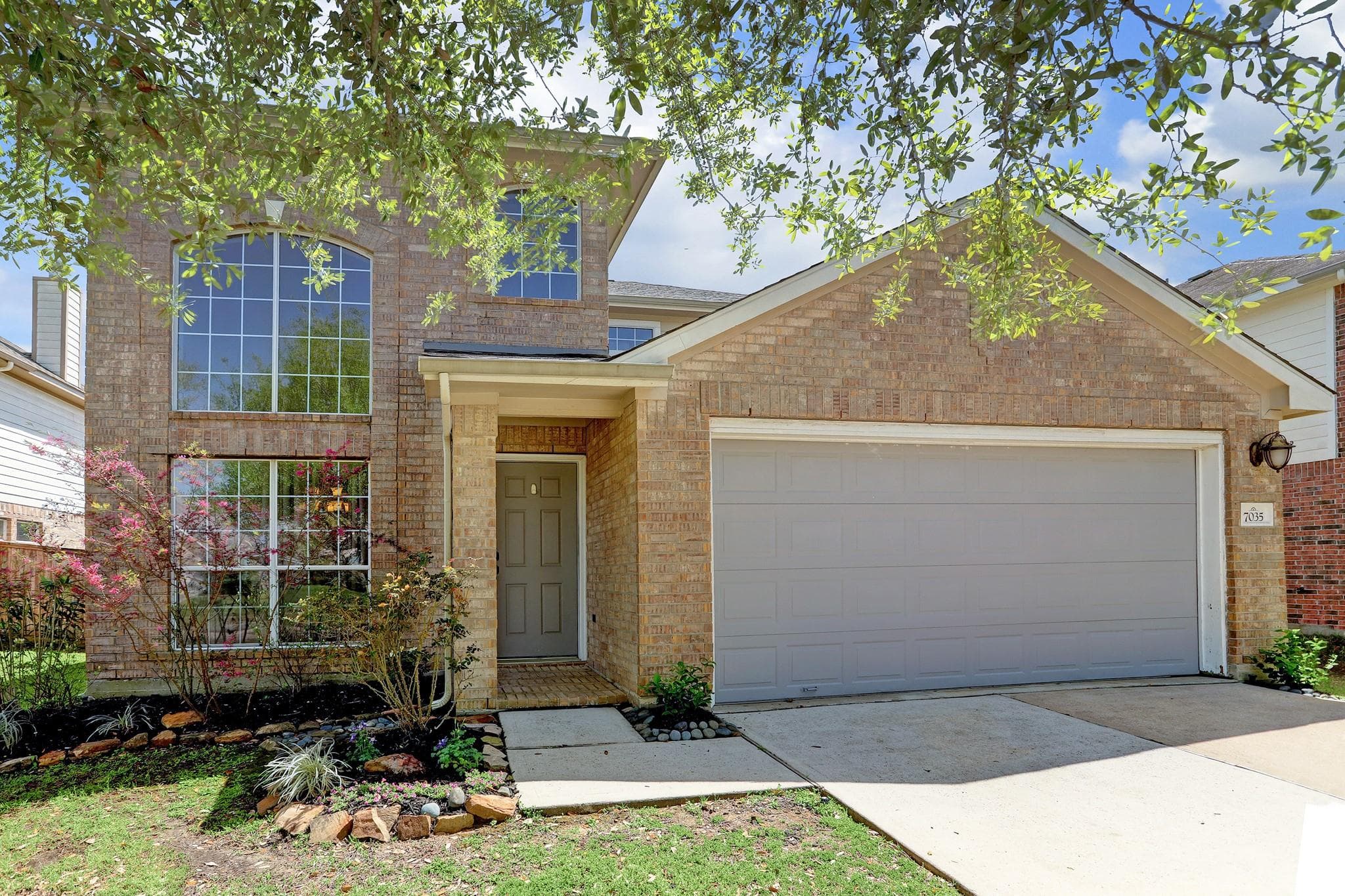 7035 Raven Cliffs Ln