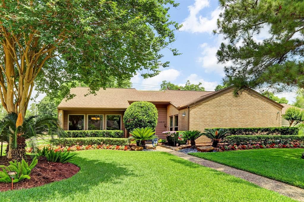 12418 Rocky Knoll Dr