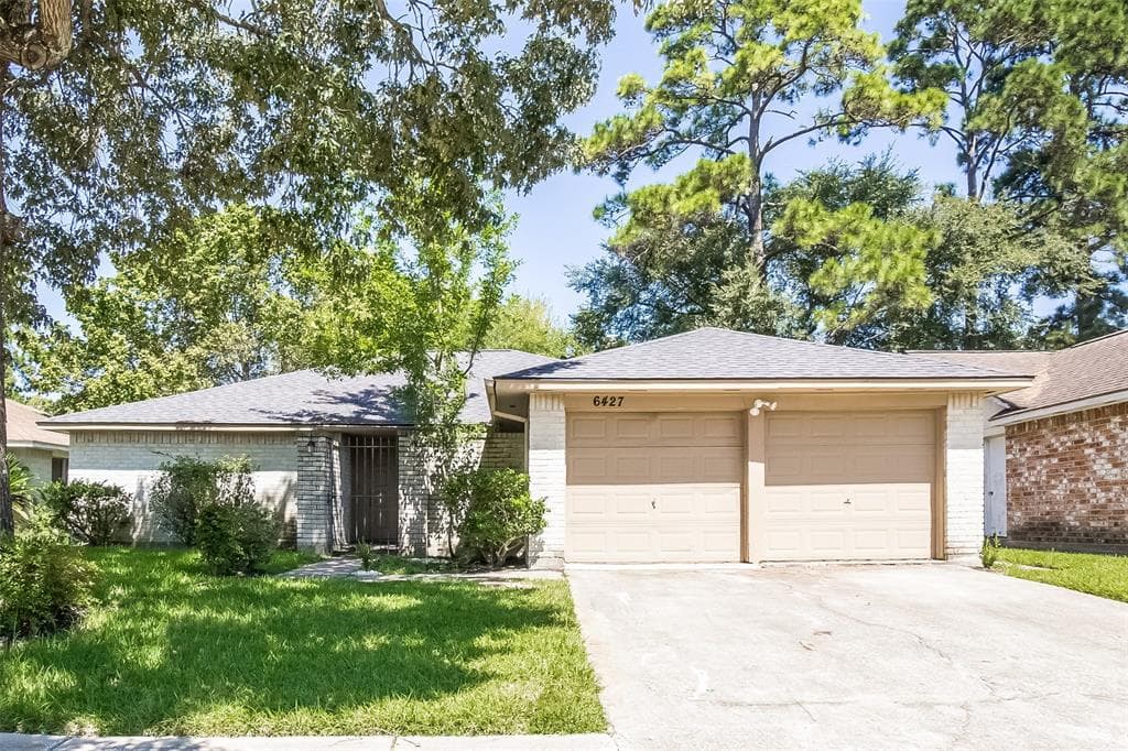 6427 Lynngate Dr