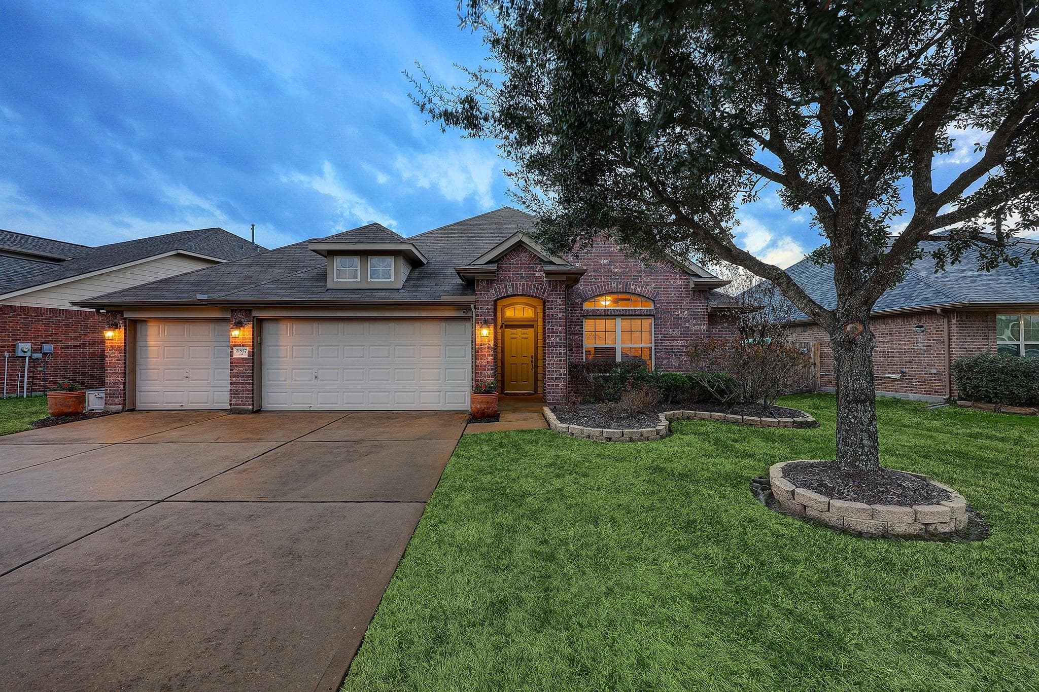 21927 Cascade Hollow Ln
