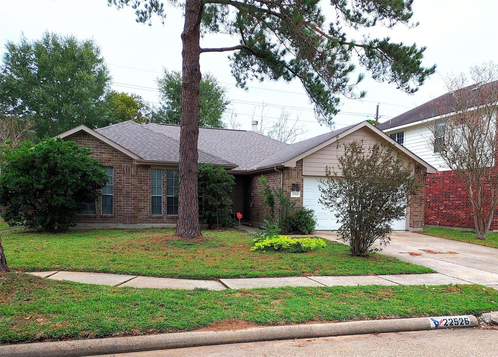 22526 Kenlake Dr