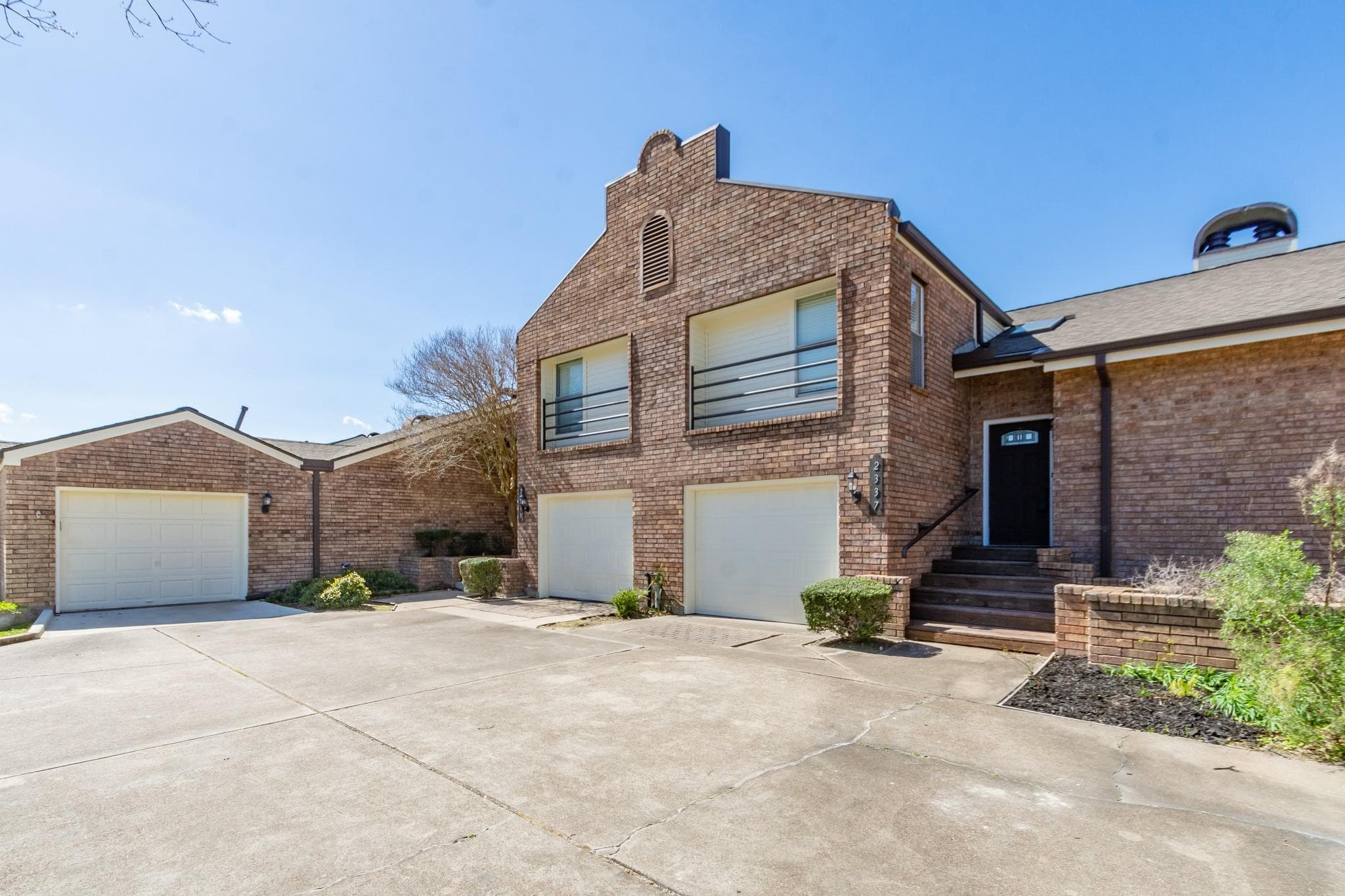2337 Ramada Dr