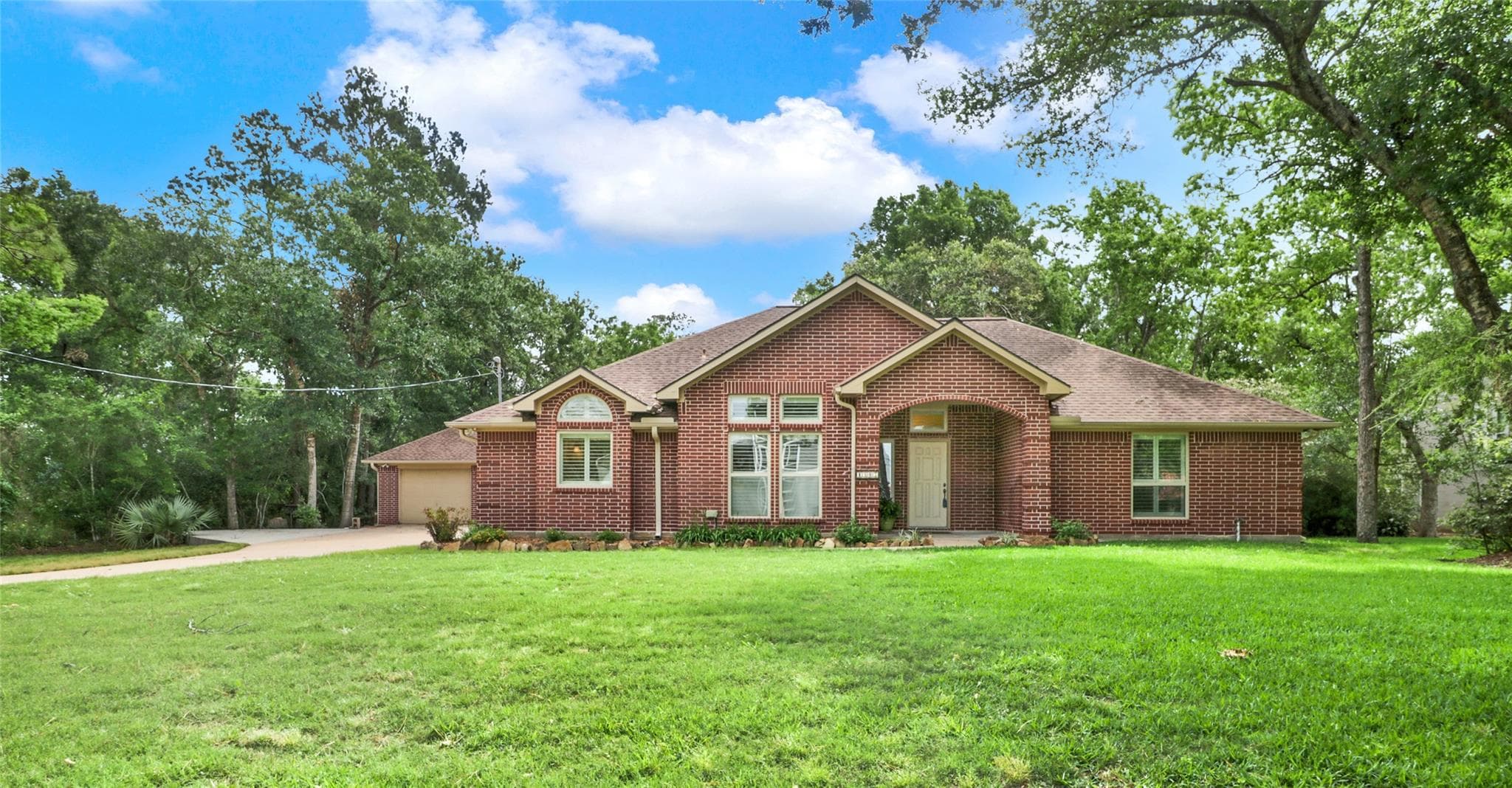 4507 Country Club Dr