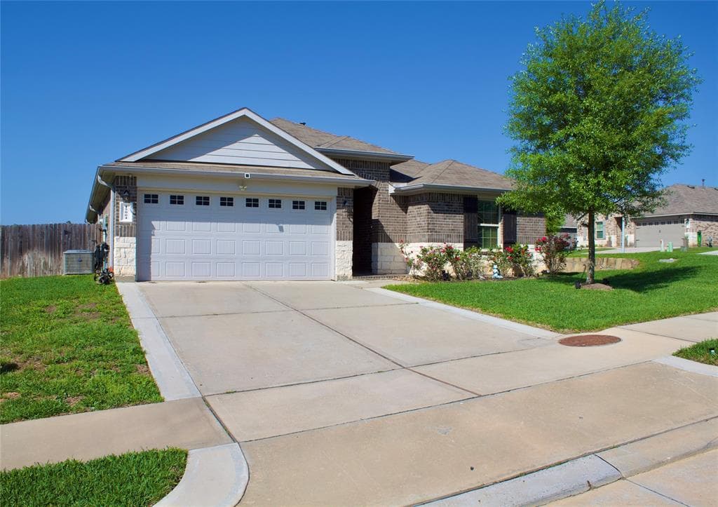 15004 Monserrat Ct