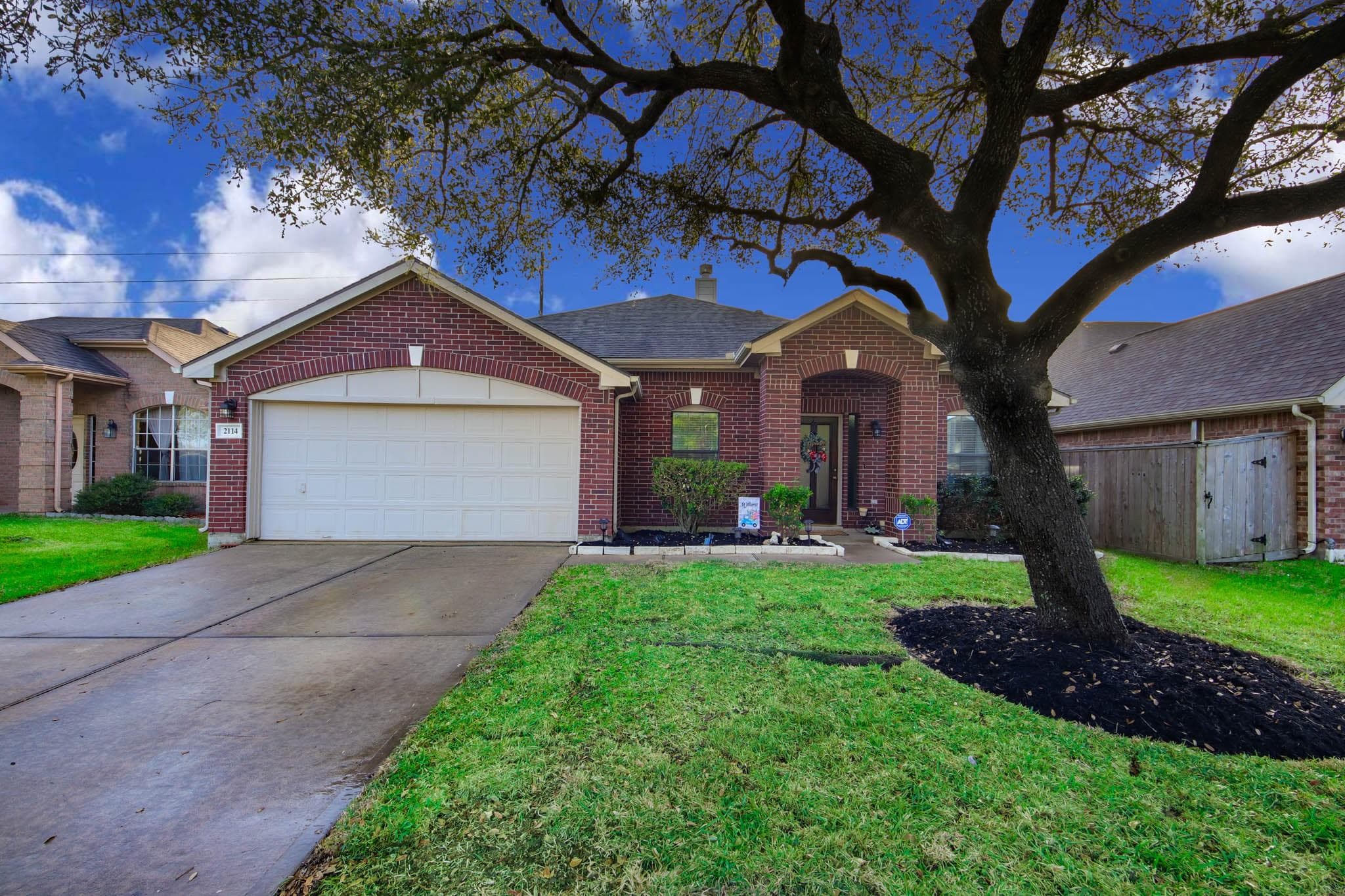 2114 Park Maple Dr
